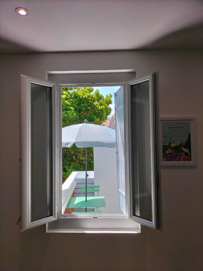 Studio Terrasse, Intra-Muros, Climatise Avec Wifi Avignone Esterno foto